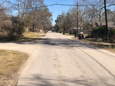 1501 De Soto St, Houston, TX 77091 - photo 2