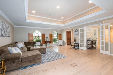 5_Living Room