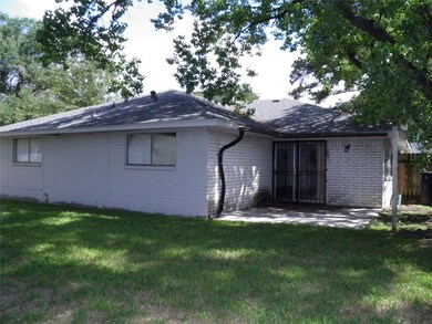 7202 Brook Stone Dr, Houston, TX 77040 - photo 4