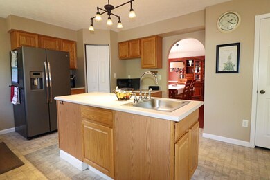 Built-in desk, large pantry