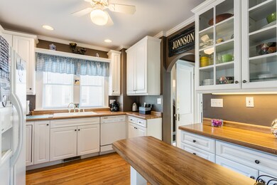 110_Reeves_Court-11