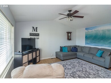 1227 E Fourth Ave, Sutherlin, OR 97479 - photo 5