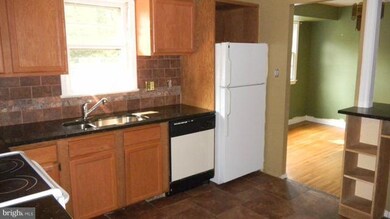 12602 Calvert Hills Dr, Beltsville, MD 20705 - photo 6