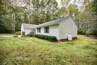 7095 Hunters Pointe Dr, Gloucester, VA 23061 - photo 5