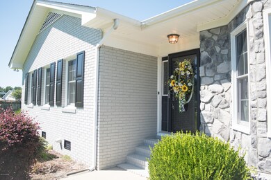 427 Vernon White Rd, Winterville, NC 28590 - photo 3