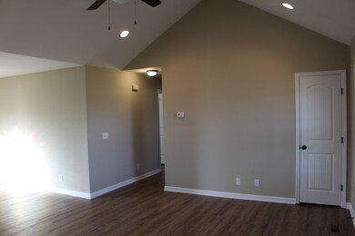 510 Skinner Flat Rd, Manchester, TN 37355 - photo 6