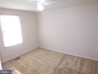 112 Sandhill Rd, Essex, MD 21221 - photo 5