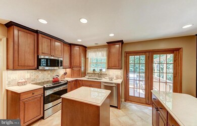 6724 Baron Rd, McLean, VA 22101 - photo 4