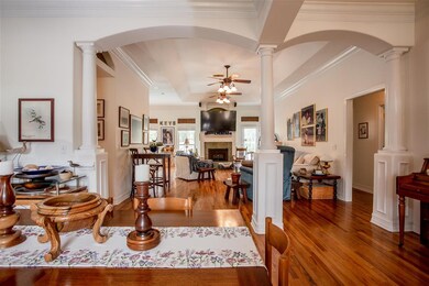 combination dining/living room