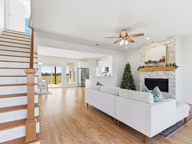 828 Old Tioga Rd, Gunter, TX 75058 - photo 4