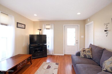 124 Amity St, Lowell, MI 49331 - photo 5