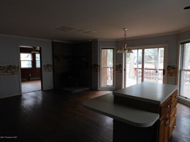 243 Snow Valley Dr, Drums, PA 18222 - photo 4