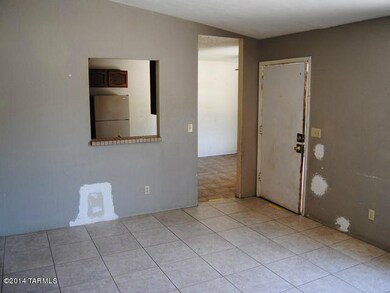 022-227927 LIVING ROOM 1