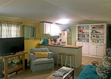 LivingtoKitchen2