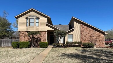 curb view of home