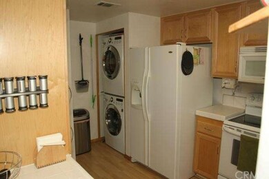 Kitchen with washer/dryer area