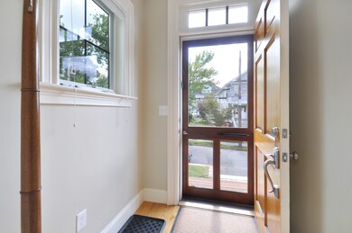 25 Linwood St unit 2, Arlington, MA 02474 - photo 2
