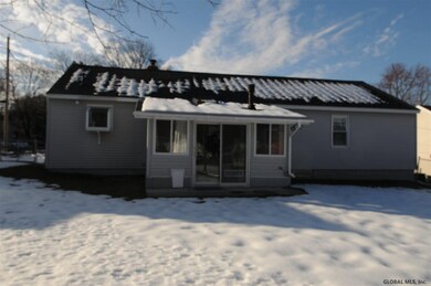 8 Concord St, Schenectady, NY 12302 - photo 2