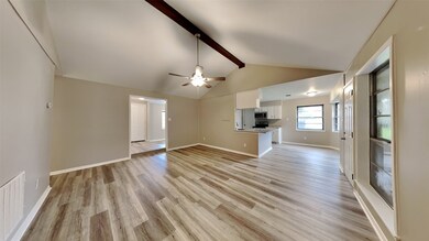 384 Windsor Square, Alvin, TX 77511 - photo 2