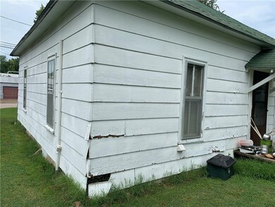 109 E Cleveland St, Prairie Grove, AR 72753 - photo 2