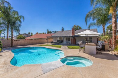 6985 Grove Ave Highland CA-large-025-019