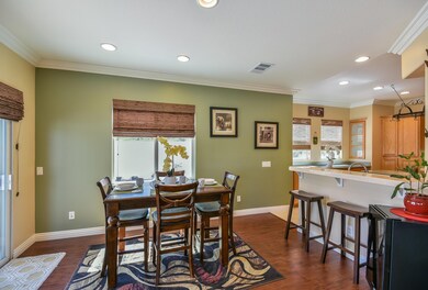 003_Dining room and Breakfast bar
