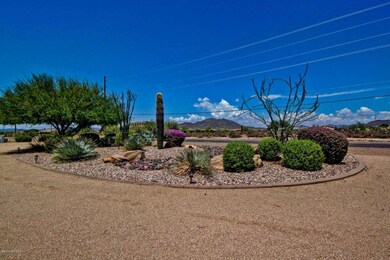 CIRCULAR DRIVEWAY