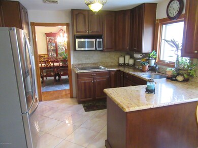 16 Southwood Dr, Old Bridge, NJ 08857 - photo 5