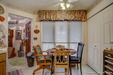Kitchen Eating Area