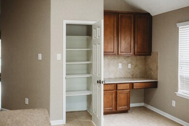 8223 Garrison Point Dr, Houston, TX 77040 - photo 5