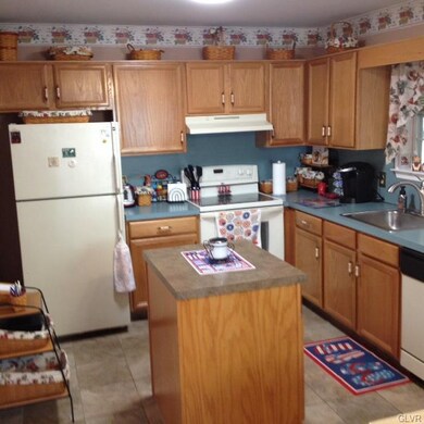 50 Crown Dr, Easton, PA 18040 - photo 3