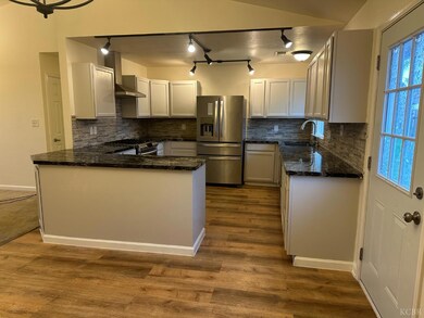 1359 Acacia Ct, Lemoore, CA 93245 - photo 3