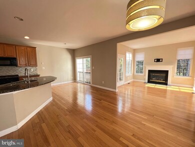 25277 Nesting Square, Chantilly, VA 20152 - photo 3