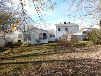 3037 Hawcreek Blvd, Columbus, IN 47203 - photo 5