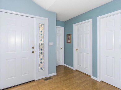 Entry Foyer w/Laminate Flooring