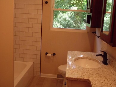 907 Meadowview Dr, Columbus, OH 43224 - photo 6