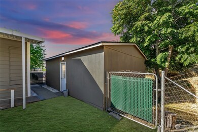 2461 Newpenfold Ct, East Wenatchee, WA 98802 - photo 3