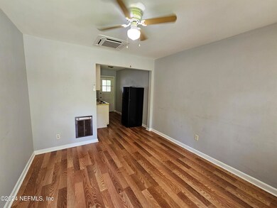 5265 Alpha Ave, Jacksonville, FL 32205 - photo 2