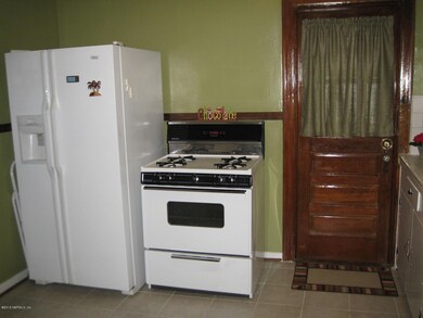 All Appliances Included (Gas Range)