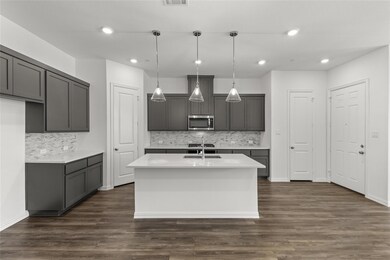 9 2929 Alto  Kitchen