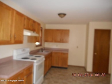 1140 Country Place Dr, Tobyhanna, PA 18466 - photo 5