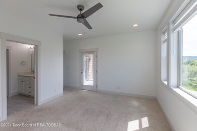 7 Primary Bedroom