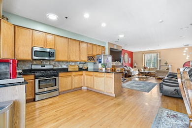 183 N East River Rd unit F-4, Des Plaines, IL 60016 - photo 6