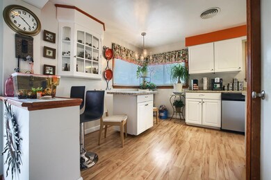 Eat in kitchen 2