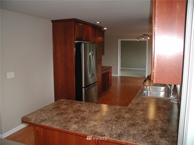 7505 212th St SW unit C302, Edmonds, WA 98026 - photo 4