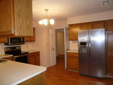 Doorway leading from foyer into kitchen