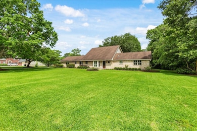 408 S Clear Creek Dr, Friendswood, TX 77546 - photo 2