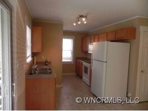 Eat-in Kitchen