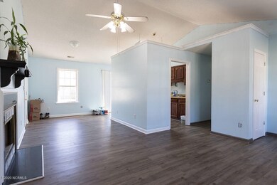 128 Settlers Cir, Jacksonville, NC 28546 - photo 4