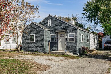 924 s james rd 004